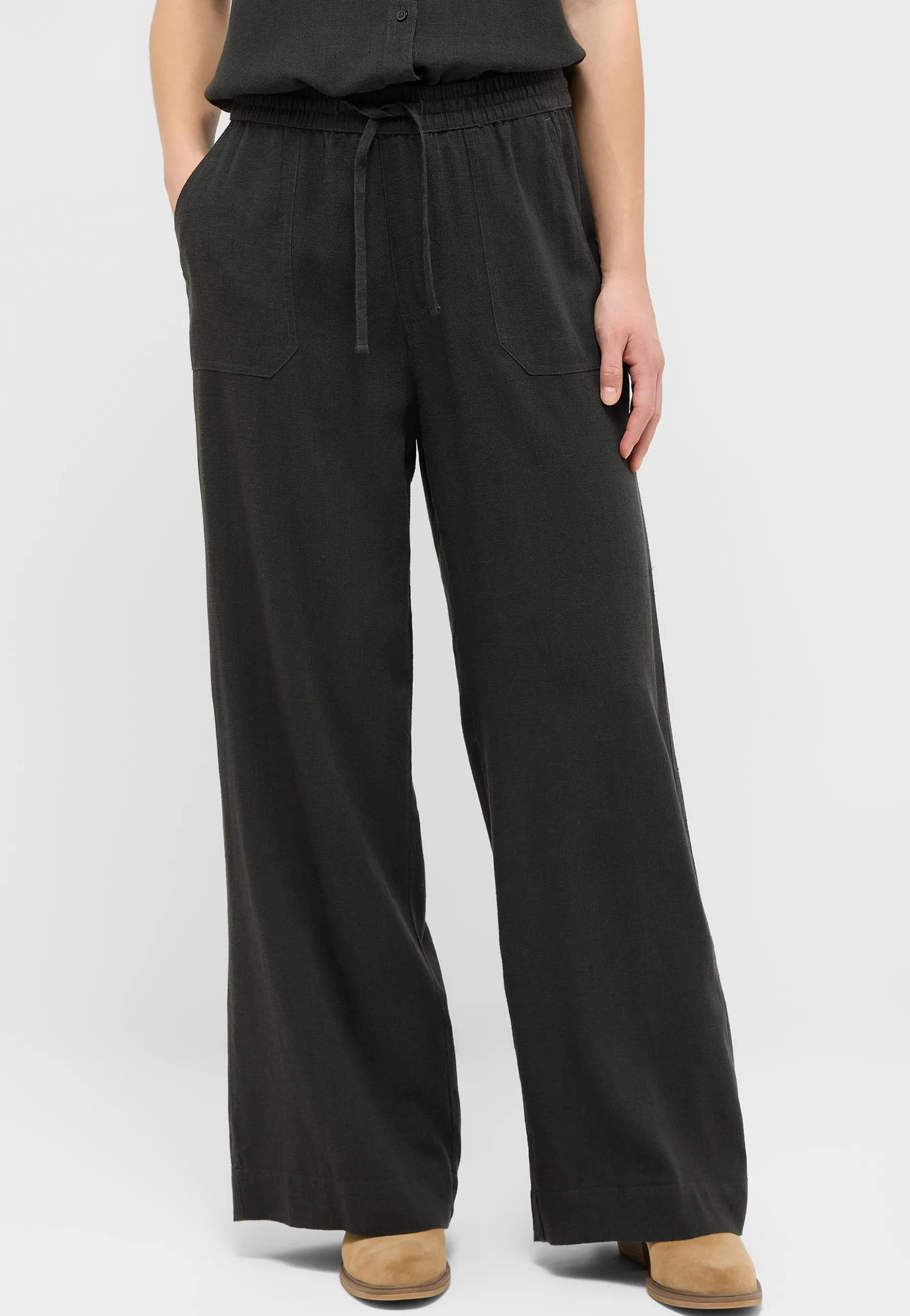Hose Style Lacey