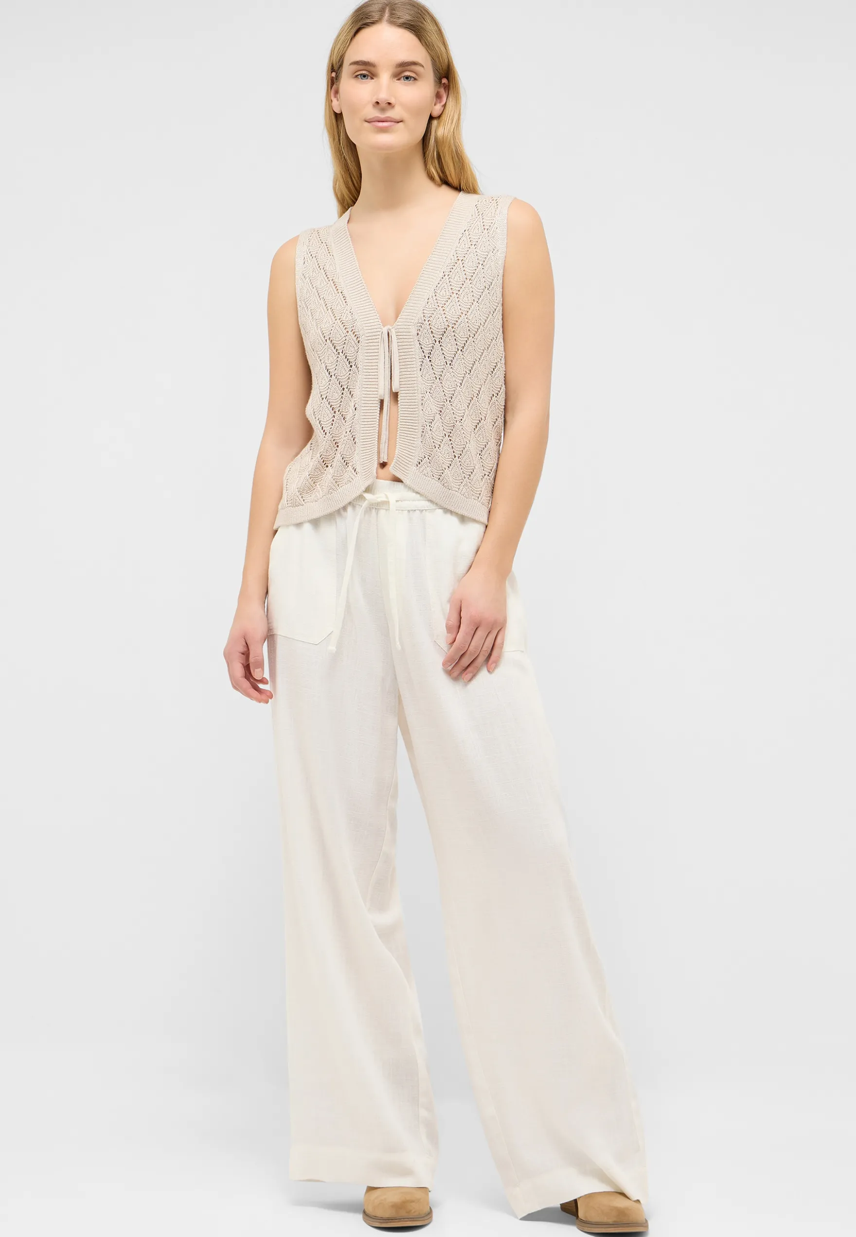 Hose Style Lacey