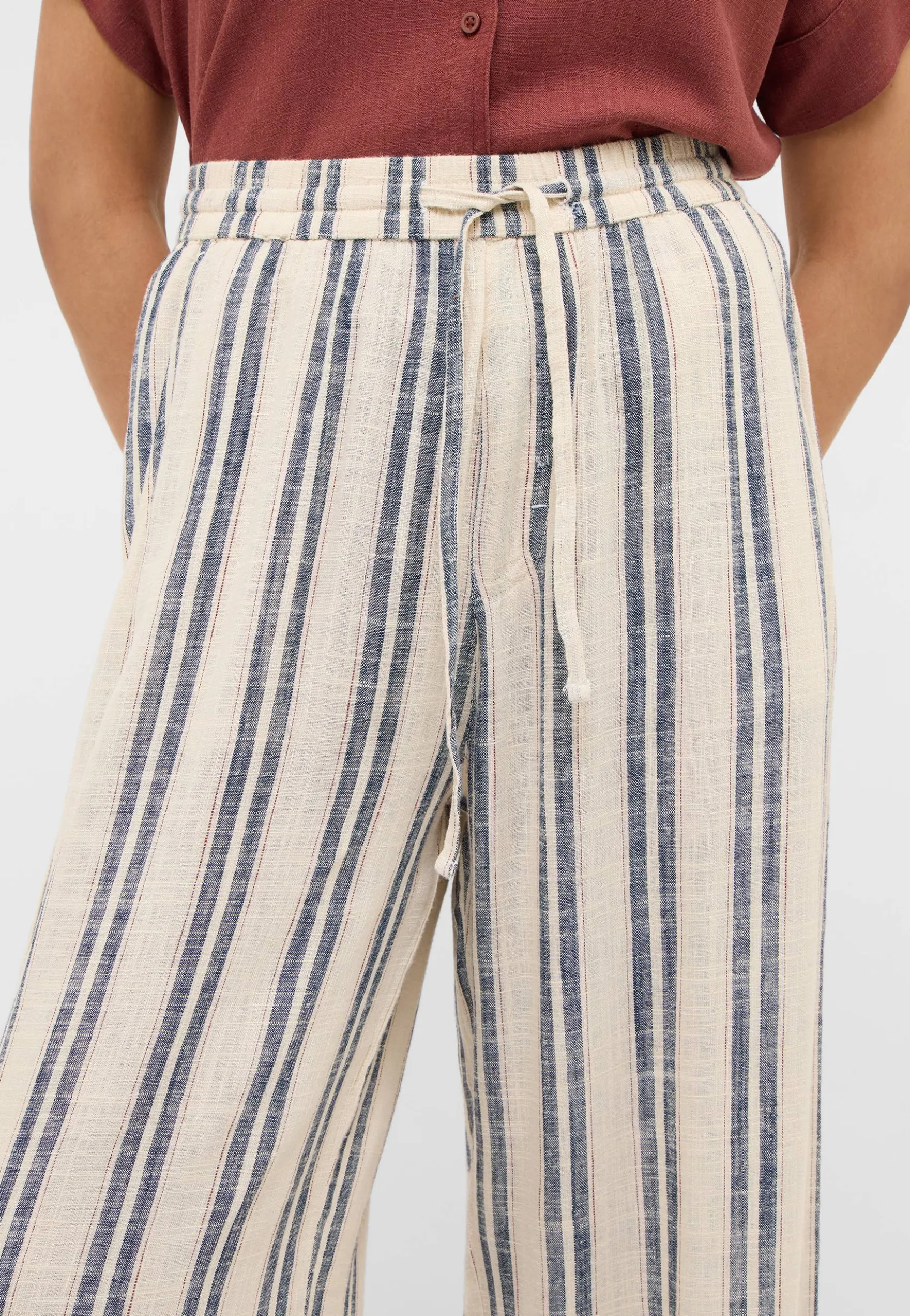 Hose Style Lacey