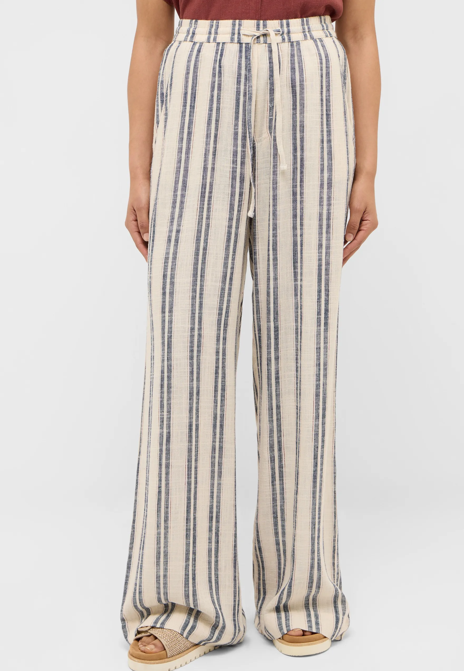 Hose Style Lacey