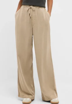 Hose Style Mirabelle