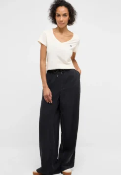 Hose Style Mirabelle