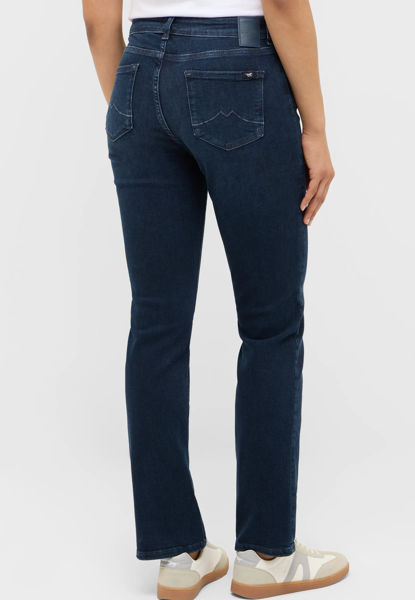 Jeanshose Style Crosby Relaxed Straight