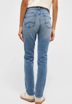 Jeans Style Crosby Relaxed Slim