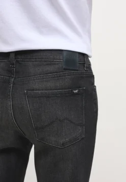Jeans Style Crosby Relaxed Slim