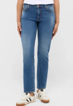 Jeans Style Crosby Relaxed Straight
