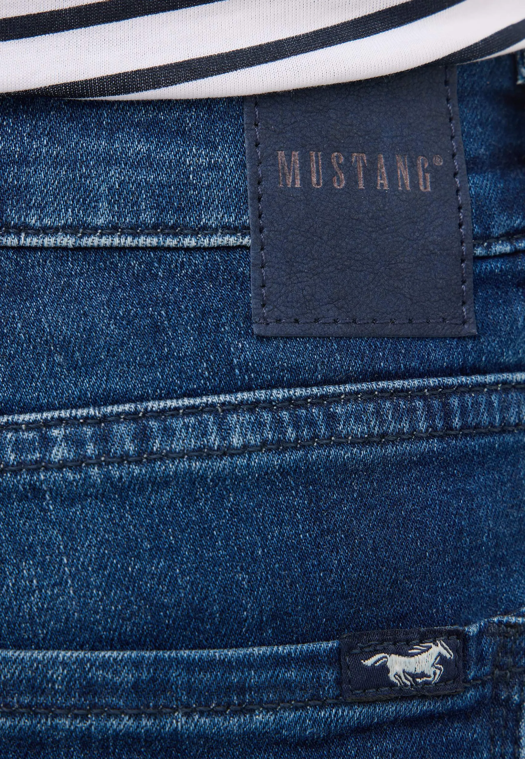 Jeans Style Crosby Relaxed Straight