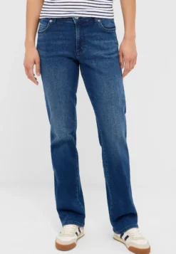 Jeans Style Crosby Relaxed Straight