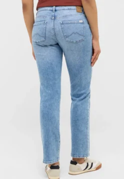 Jeans Style Crosby Relaxed Straight