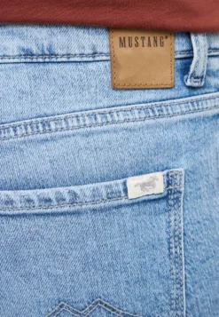 Jeans Style Crosby Relaxed Straight