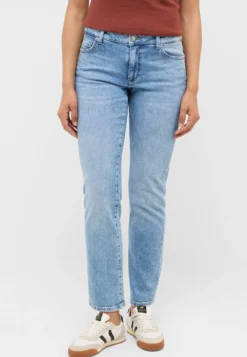 Jeans Style Crosby Relaxed Straight