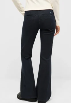 Jeans Style Shelby Flared