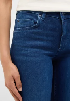 Jeans Style Shelby Straight