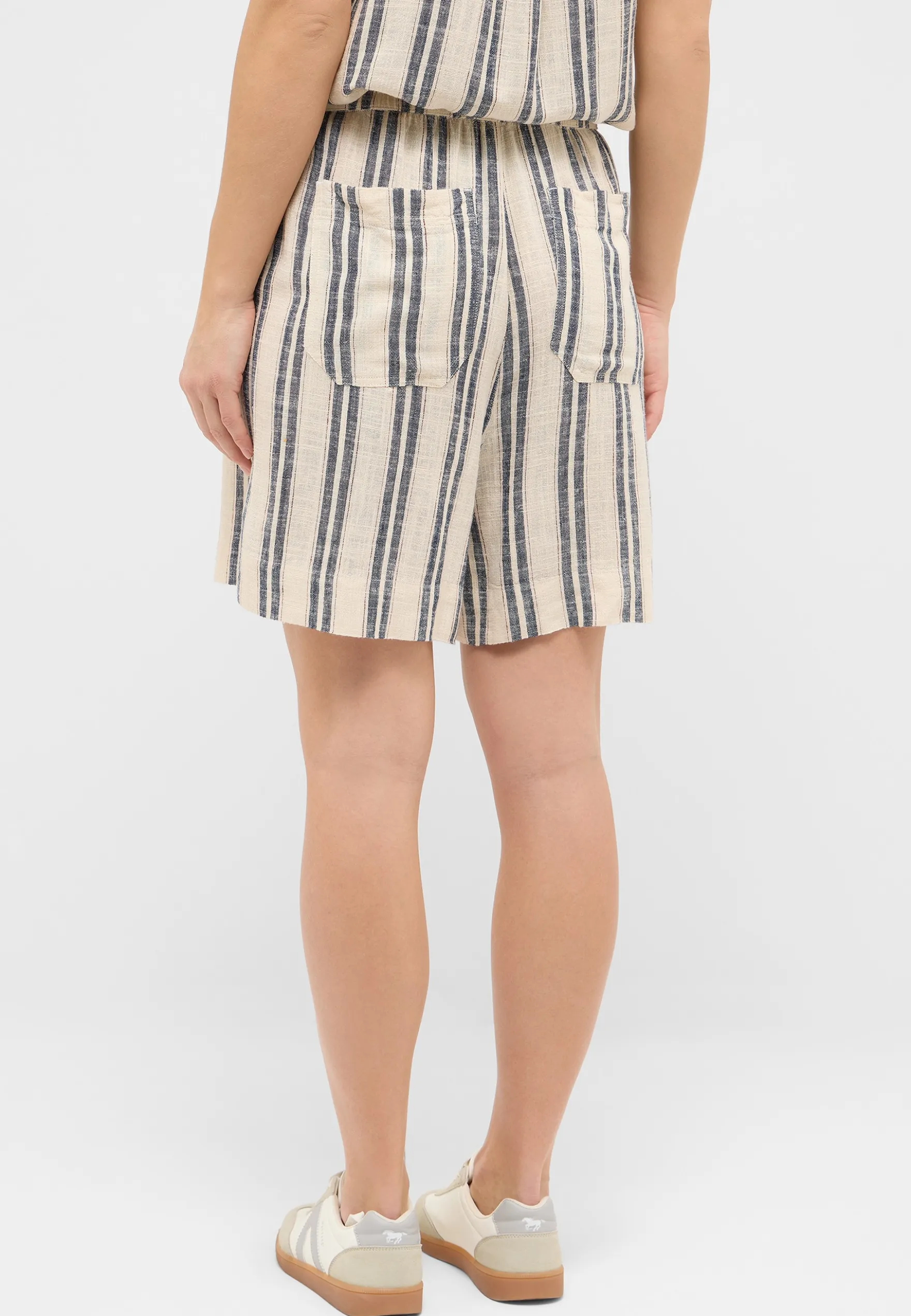 Short Style Hilo Shorts