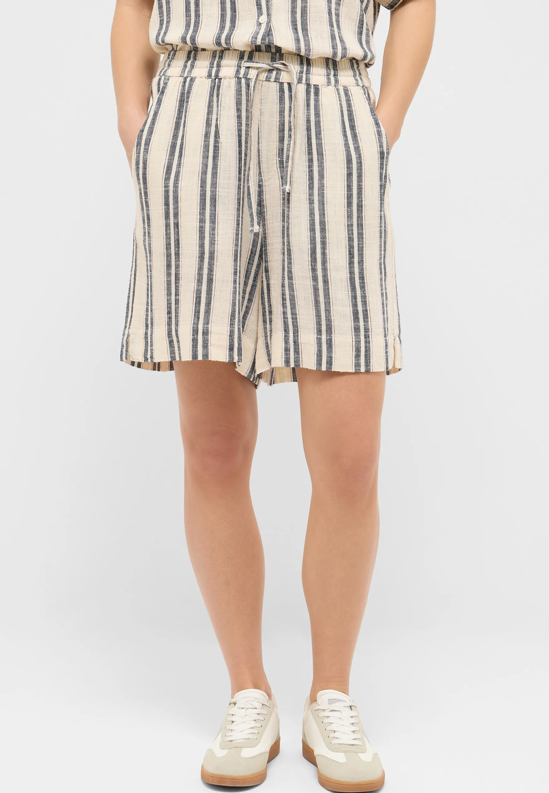 Short Style Hilo Shorts