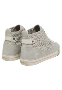 Sneaker Style Winona