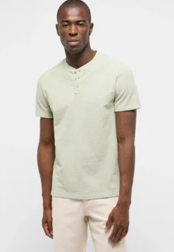 T-Shirt Style Acton
