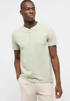 T-Shirt Style Acton