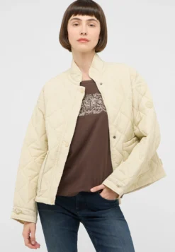 T-Shirt Style Alma