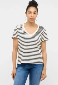 T-Shirt Style Amy