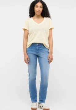 T-Shirt Style Amy