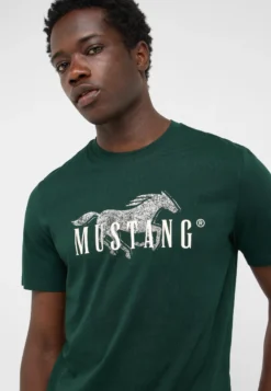 T-Shirt Style Austin