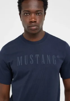 T-Shirt Style Austin