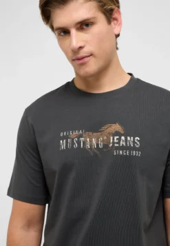 T-Shirt Style Austin