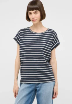 T-Shirt Style Lesley