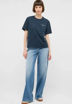 T-Shirt Style Monroe