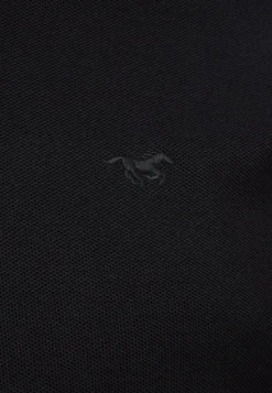 T-Shirt Style Pierre