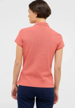 T-Shirt Style Tara