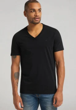 T-Shirt StyleV-Neck