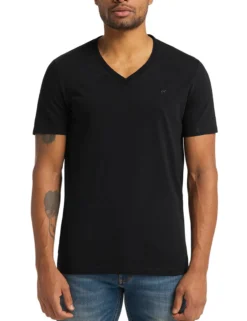 T-Shirt StyleV-Neck