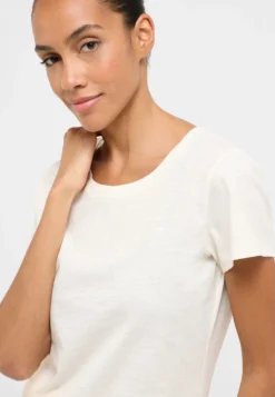 T-Shirt Style Winona