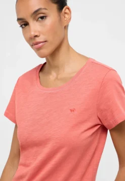 T-Shirt Style Winona
